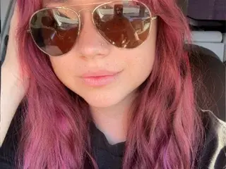 SkyJonesXO  live sex cam
