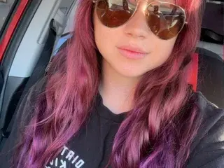 SkyJonesXO  live sex cam