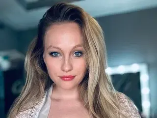 TheNaughtyNanny  live sex cam