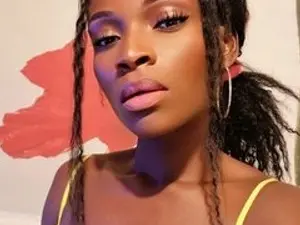 SoleilCouchant25  live sex cam