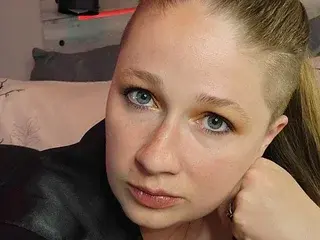 VoiceOfVenus  live sex cam