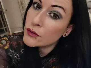 Missgennyrock  live sex cam