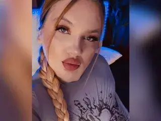 MelanieBrownn  live sex cam