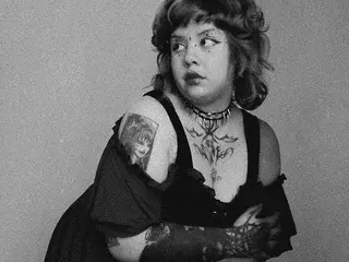 Kenziesharik69  live sex cam