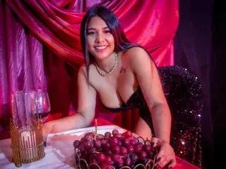 Laross25  live sex cam