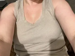 TheaNova  live sex cam