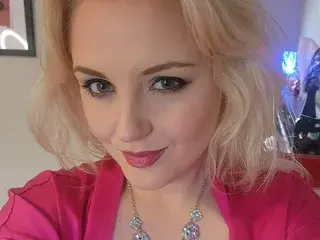 KassieGthedancingalien  live sex cam