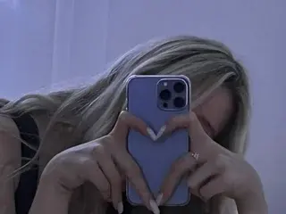 KittyVixenxo  live sex cam
