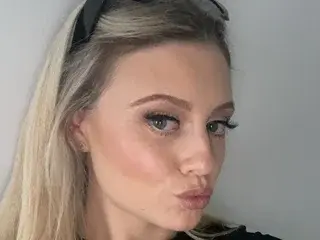 NaughtyDestinyxx  live sex cam