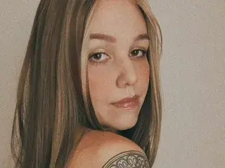 MullerMia  live sex cam
