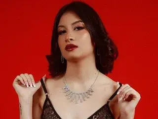 Devinesimone  live sex cam