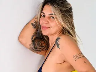 Gabysantoss  live sex cam