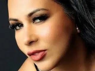 RoxxyClarkBabestation  live sex cam