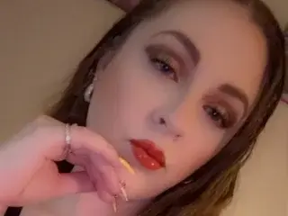 AriaMonroe28  live sex cam