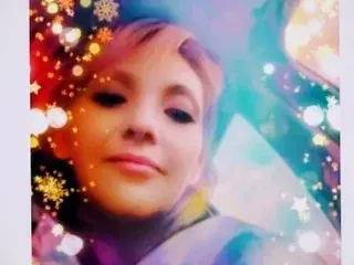 Hazelnut831  live sex cam