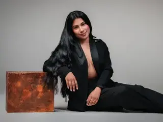 LinnaValenciia  live sex cam