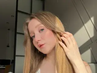 LilaMeow  live sex cam