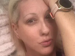 TheMaggieMoon  live sex cam