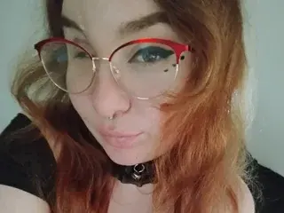 MaeveeBabee  live sex cam