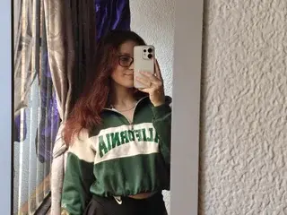 LaricsaBlue18  live sex cam