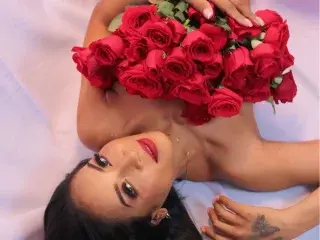 Luisa_Milf  live sex cam