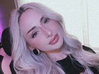 ChristinaRayXOXO  live sex cam