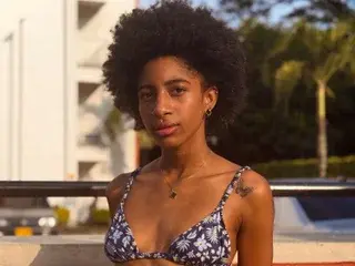Connie_333  live sex cam