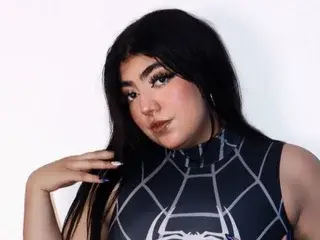 AlessiaWalkerr  live sex cam