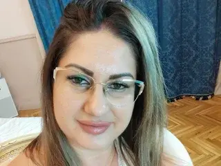 Yasmine898  live sex cam