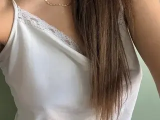 Elara97  live sex cam