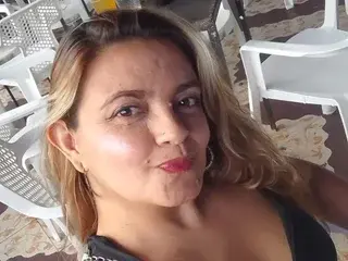 Emarousee  live sex cam