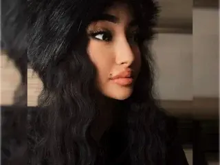 Coeurdenuit  live sex cam