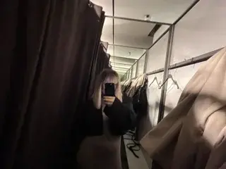 MistressLouUK  live sex cam