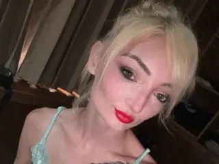 DaisyHart  live sex cam