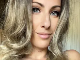 VictoriaLotus  live sex cam