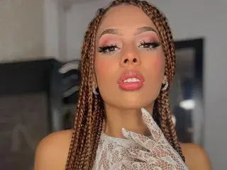 SoffieLevine  live sex cam