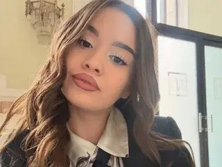 MistyReeds  live sex cam