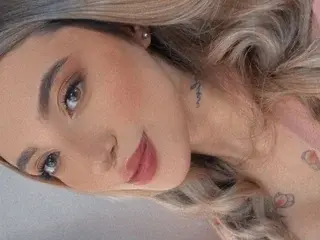 TiffanyBela  live sex cam