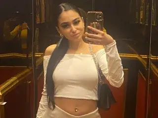 TinyCassy  live sex cam