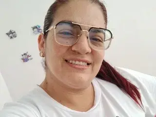 LuciaOlson  live sex cam