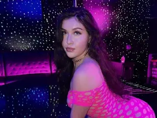 AvaRaeGirlNextDoor  live sex cam