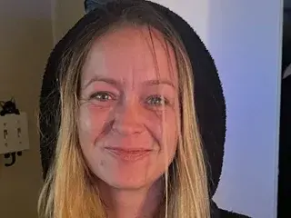 ZoeyF  live sex cam