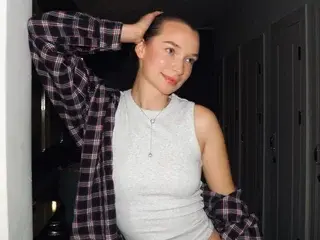 VeronicaIrresistible  live sex cam