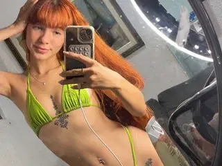 Nikolynha  live sex cam