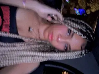 Lunaaparkerr  live sex cam