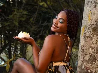 Nahomygreen  live sex cam