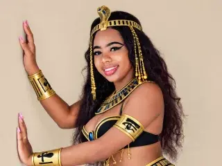 Niyirey95  live sex cam