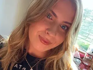 PoppyColeX  live sex cam