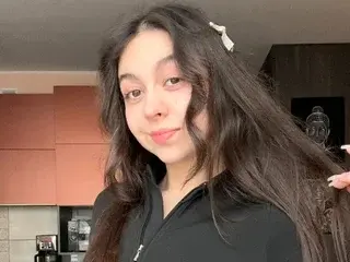 JuicyKety  live sex cam
