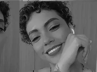 MartinaBrwn  live sex cam